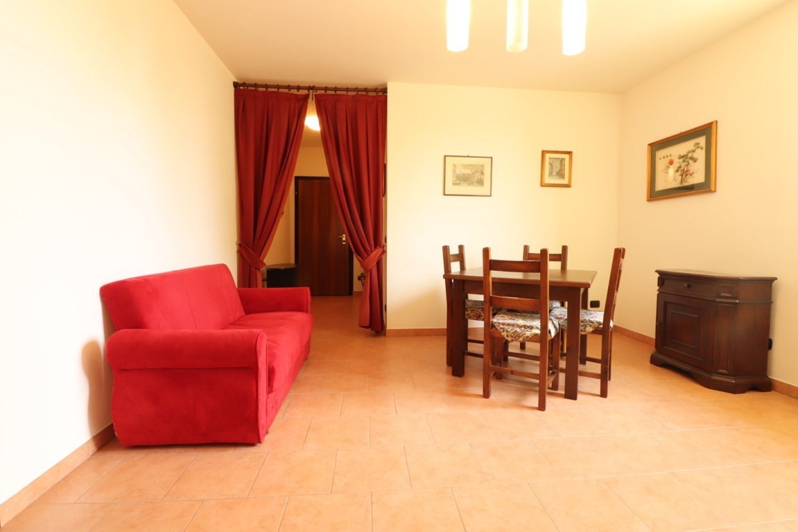 Ampio bilocale con box in vendita a Traversetolo (PR)